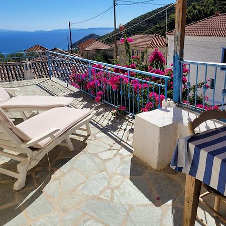 Lovely Traditionnal House With Sea View Тирос Экстерьер фото