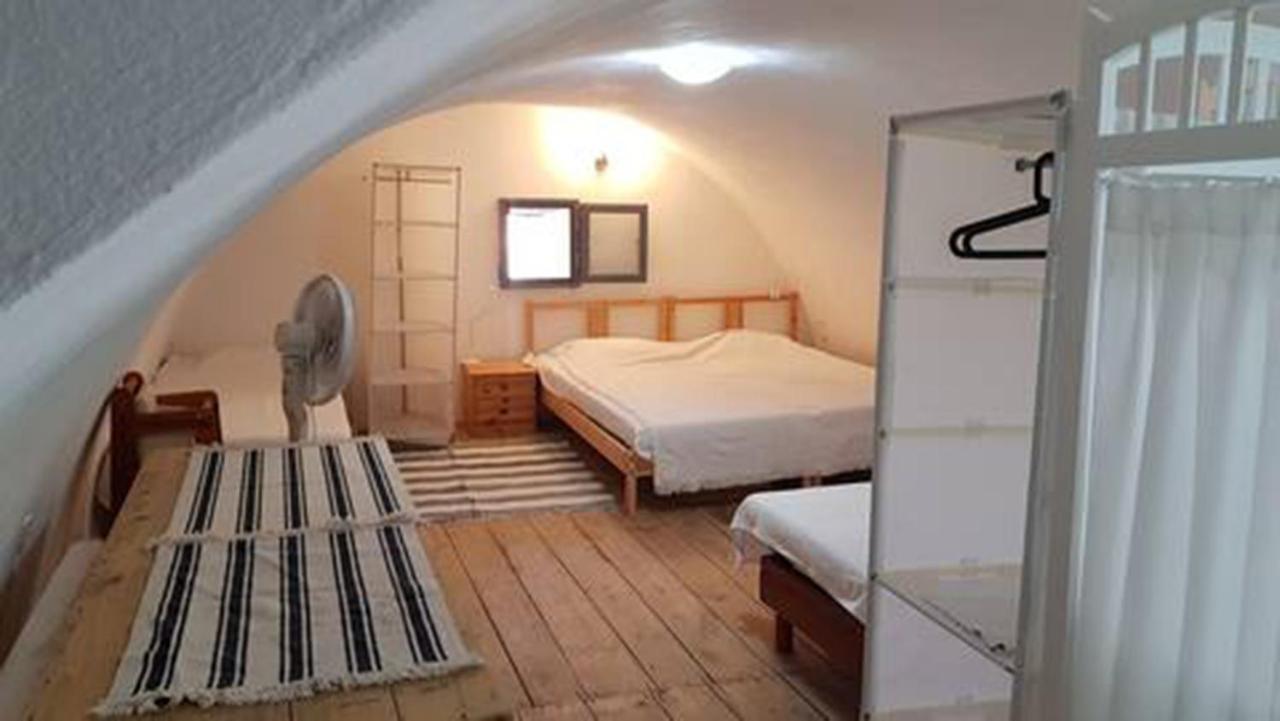 Lovely Traditionnal House With Sea View Тирос Экстерьер фото