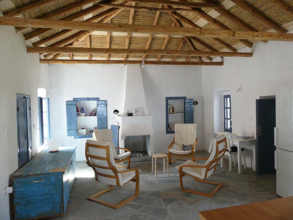 Lovely Traditionnal House With Sea View Тирос Экстерьер фото